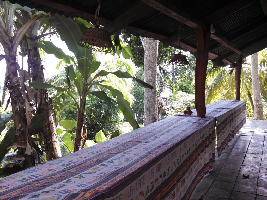 Zapote Tree Inn Flores Eksteriør bilde