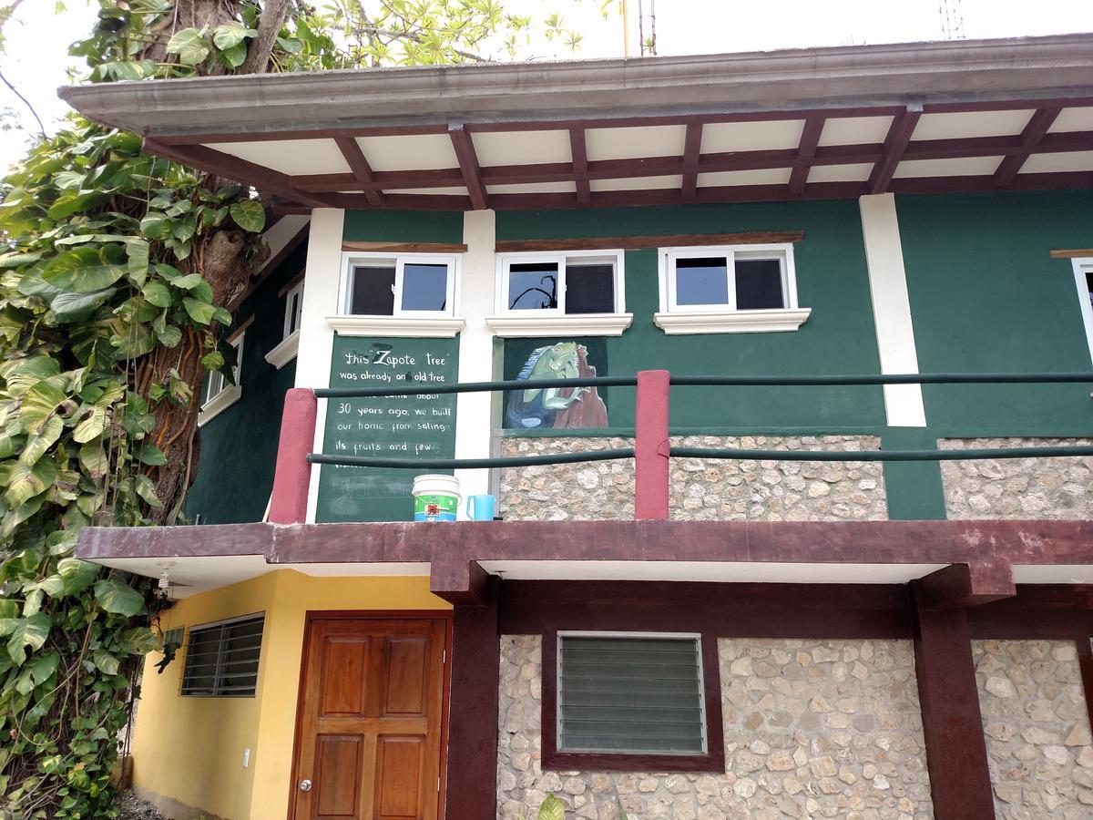 Zapote Tree Inn Flores Eksteriør bilde